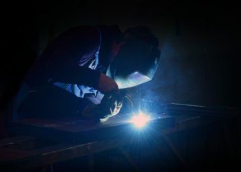Курочка по зёрнышку…